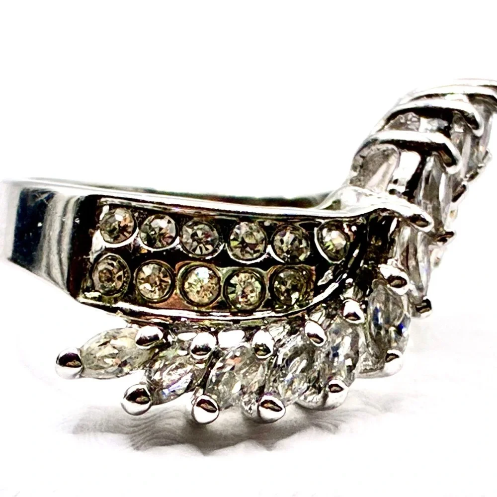 Vintage Marquise & Channel Set Cubic Zirconia Ring in a Silver Tone Size 6.0